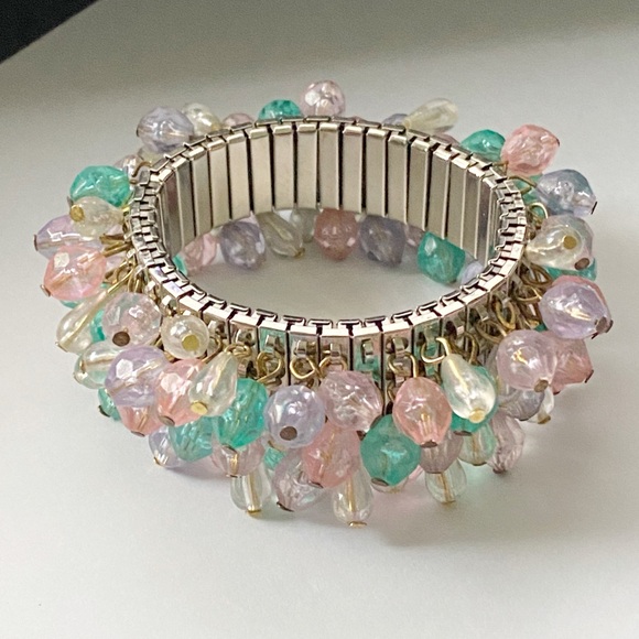 Vintage Cha Cha Pastel Beaded Expandable Bracelet - Picture 1 of 5